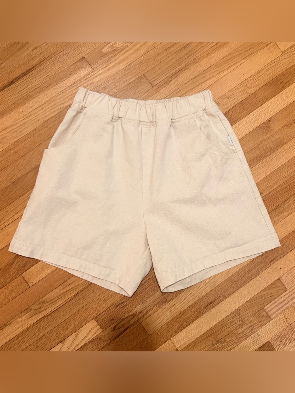 Le Bon Shoppe City Shorts, Natural, Medium
